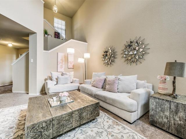 1774 Pioneer Way