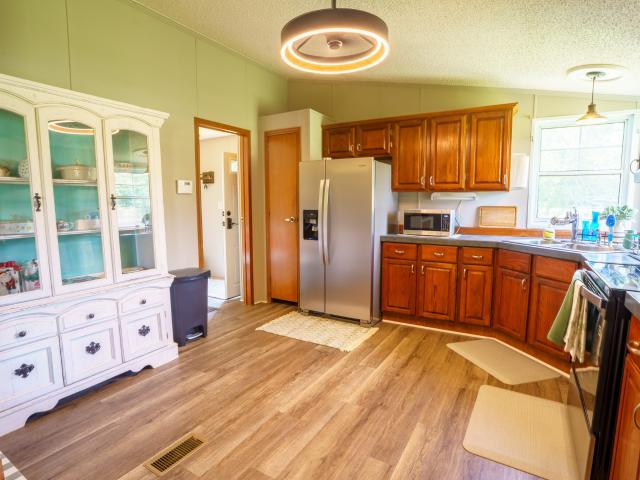 1778 Bluebird Rd
