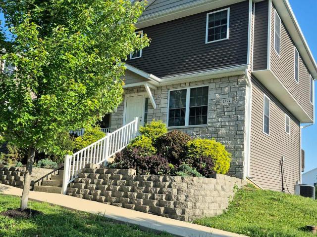1771 W Victoria Lane