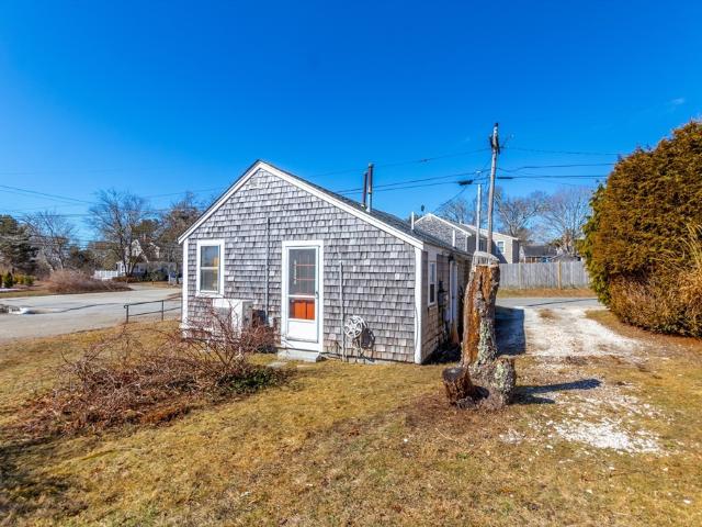 1772 Main St
