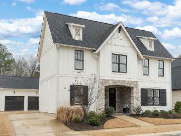 1772 Coates Pass