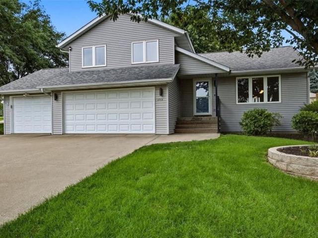 1773 Parkway Dr, Coralville, IA 52241