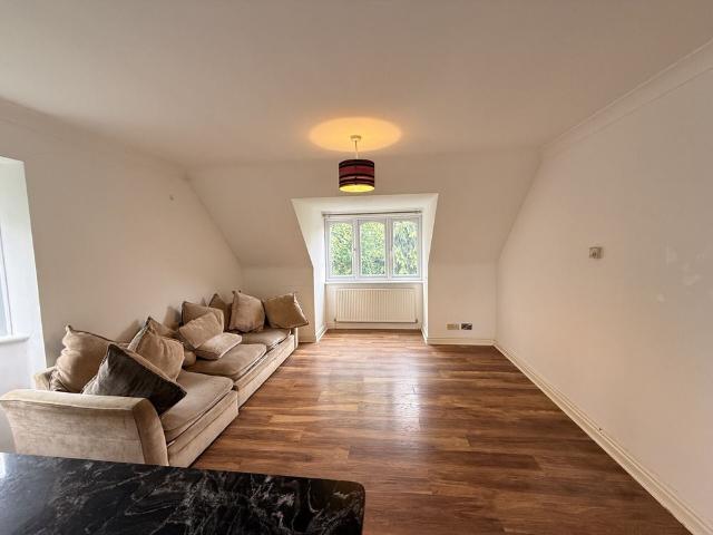 177 Hagden Lane, Watford