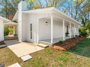 177 Lakeshore Circle