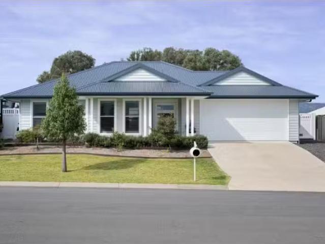 177 Litchfield Drive, THURGOONA House for rent Listed by Emma.