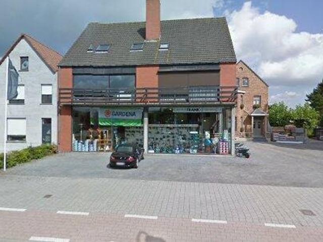 177 m2 apartment for rent in Damme
