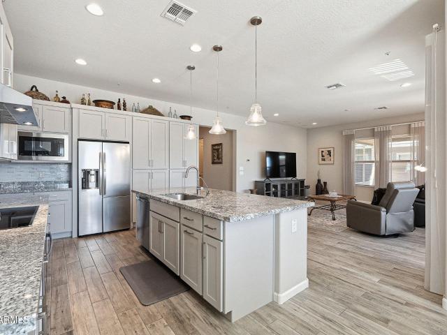 17857 e stocking trail