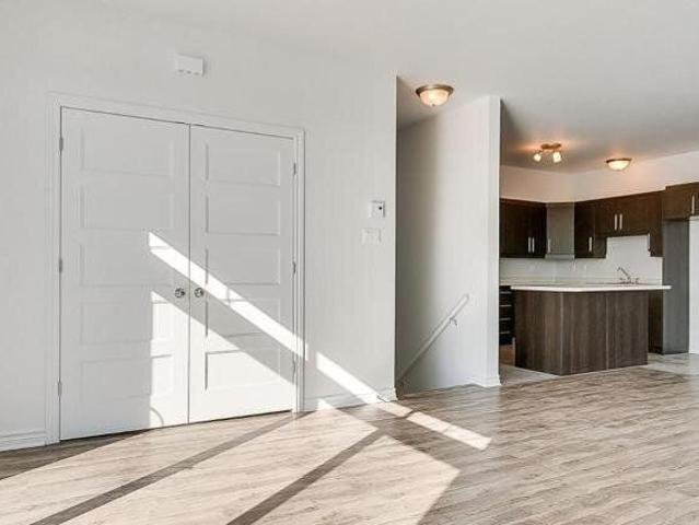 1786 Rue Schryer Gatineau Très Beau 2 Chambres
