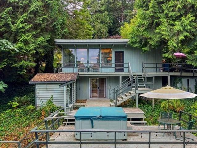 1788 Cliff Rd, Point Roberts, WA 98281