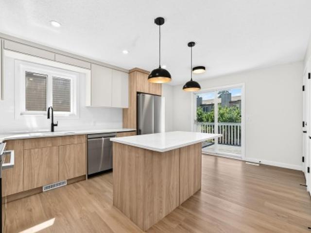 1781 Street Nw, Edmonton, AB, T5Z 2G9 house for sale | Listing ID E4505 | Royal LePage