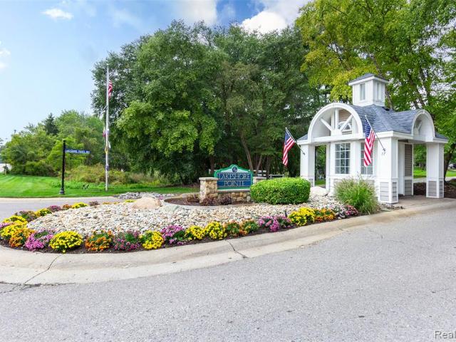 178 Lakeshore Vista
