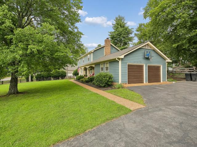 178 Meadowlake Dr