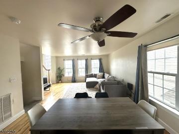 178B Front St