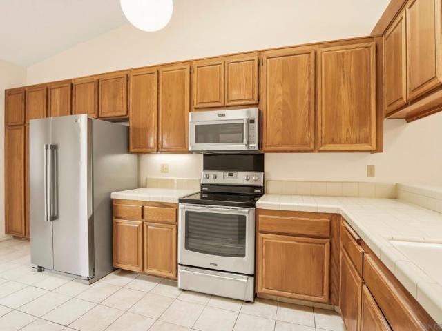 17940 Avenida Alozdra