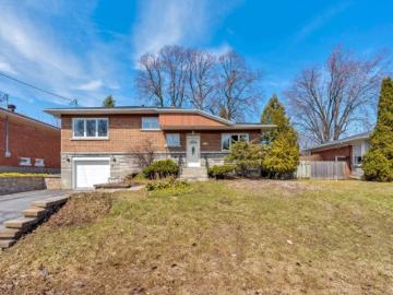 House for sale in T, Brossard - Garden