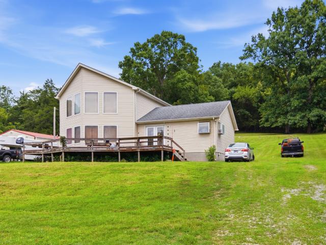179 Lakeside Dr