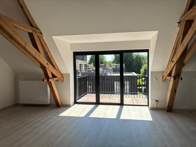 179 m² met mastersuite, onder spectaculaire dakstructuur