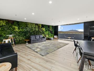 1804/120 Eastern Valley Way, Belconnen ACT