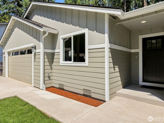 18042 Highland Court SE