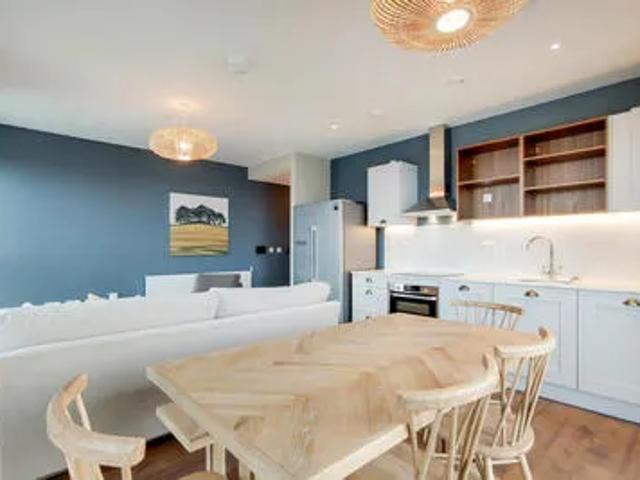 1804 Thomson | Quintain Living
