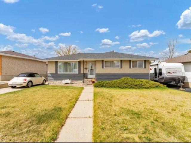 1 180 Street Se, Medicine Hat, AB, T1A 2J1 house for sale | Listing ID A2309 | Royal LePage