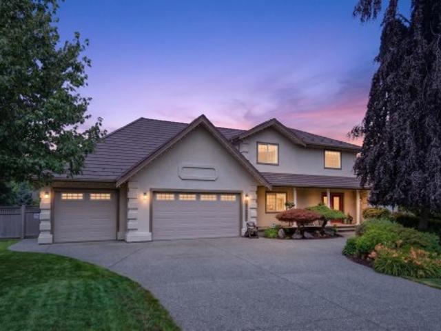 1805 Avenue, Surrey, BC, V4N 4V5 house for sale | Listing ID R3139 | Royal LePage