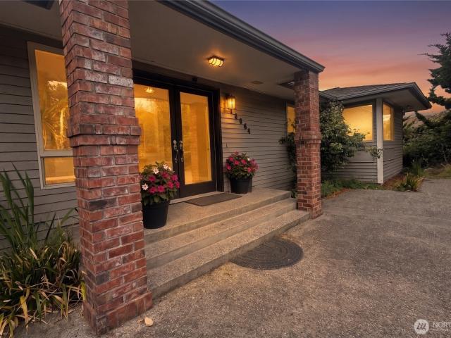 18064 Mariposa Lane