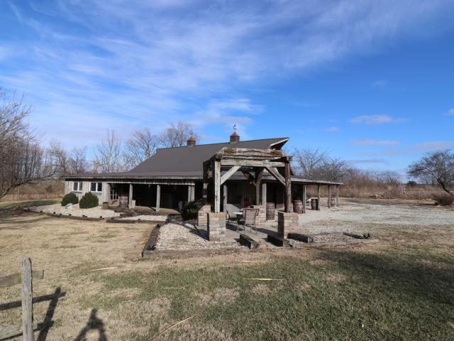 1806 N County Road 80 NE