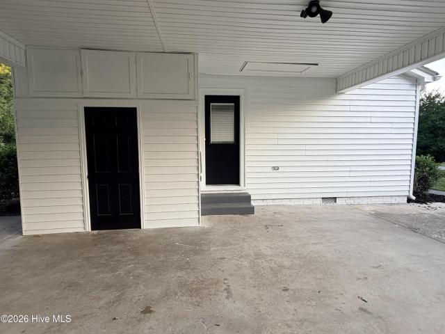 1806 N Friendly Road