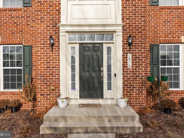 1806 Orchard Hill Drive