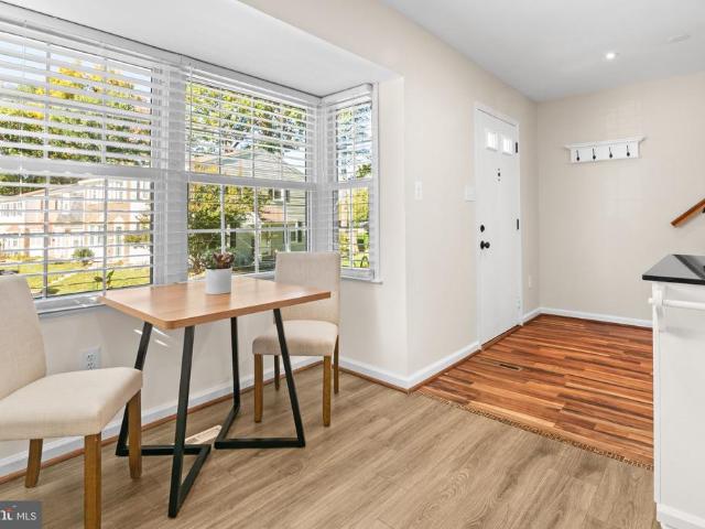 1806 Foxdale Court