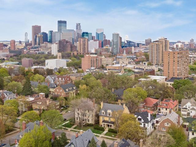 1807 Dupont Avenue S