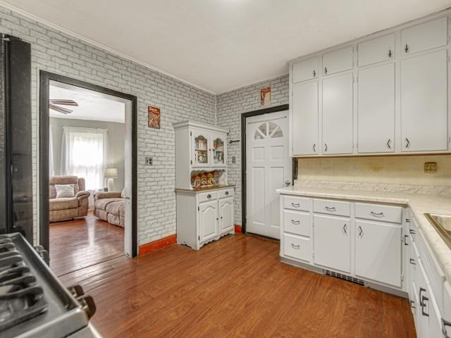 1807 E Lincolnway