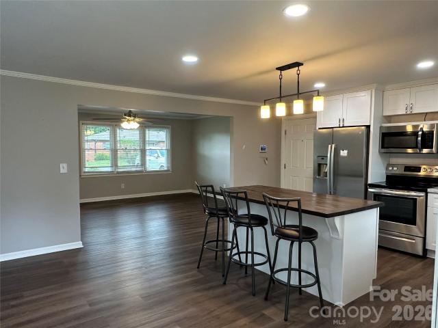 1807 Forest Hills Park SW
