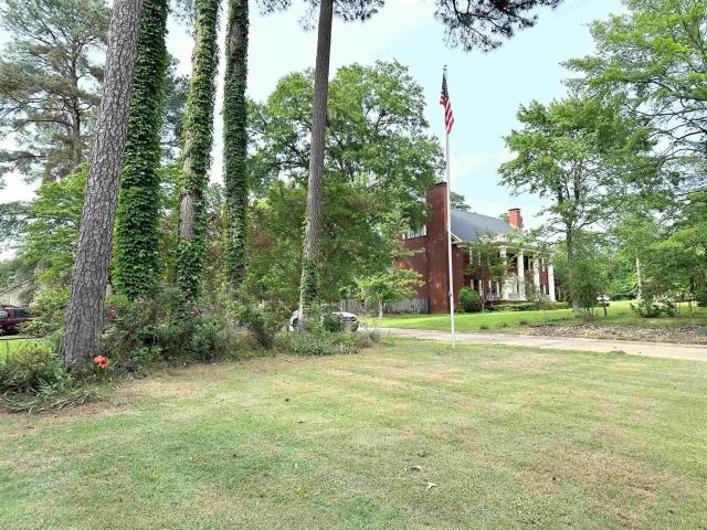 1808 Royal Oaks Dr Drive