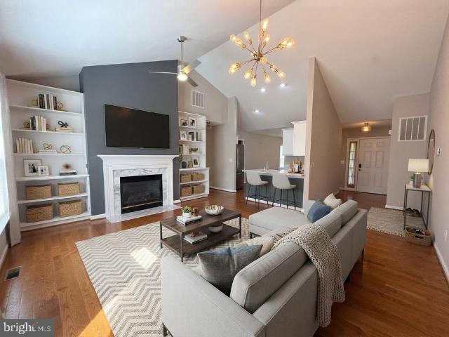 1808 Stoneybrook Lane