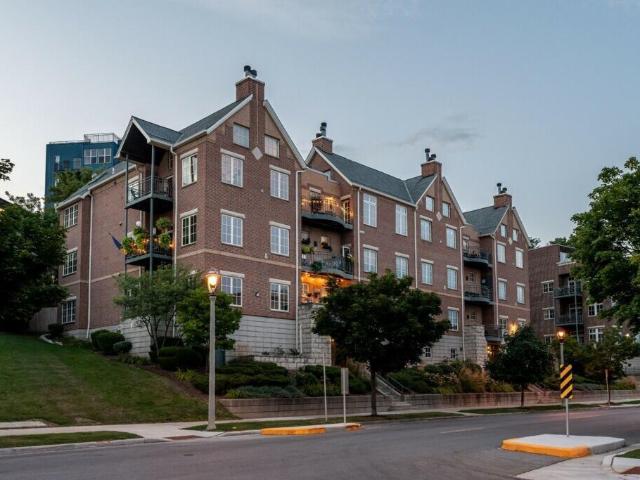1809 N Commerce St, Unit 302
