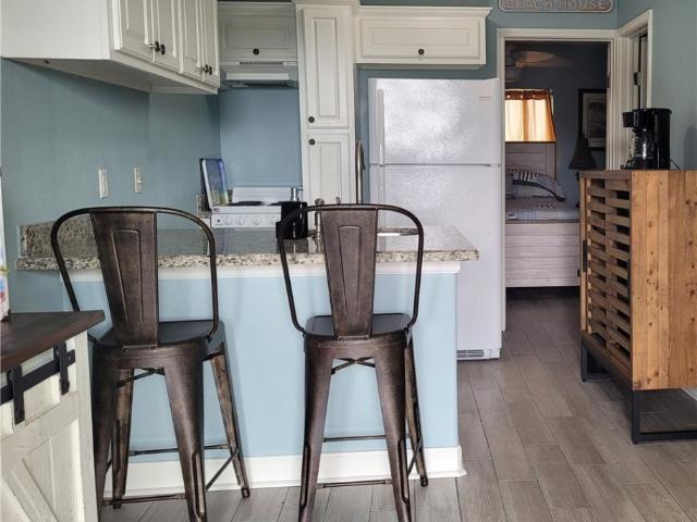 1809 Hillcrest 101