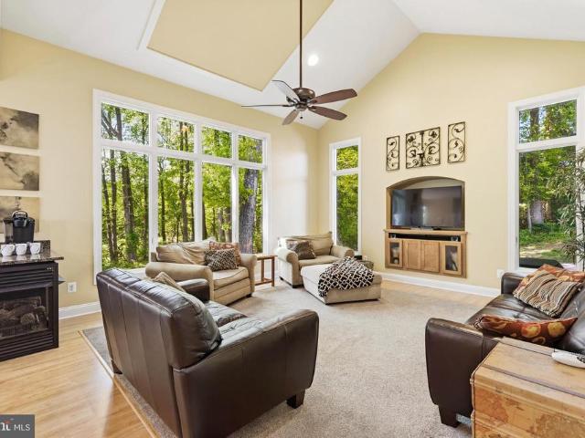 1809 Sparks Drive