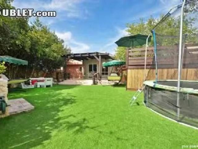 18000 House 5 bedrooms in Western Galilee