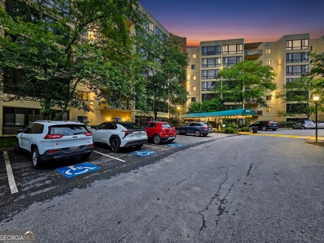 1800 Clairmont Lk A525
