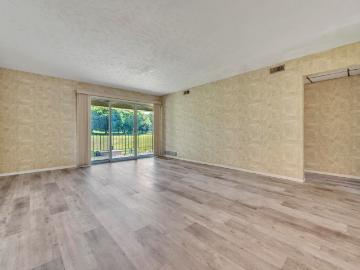 1800 Country Club Drive # 219