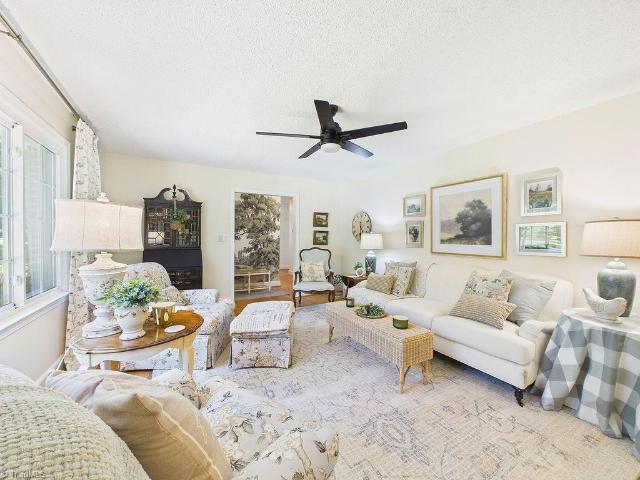 1800 Fairview Boulevard