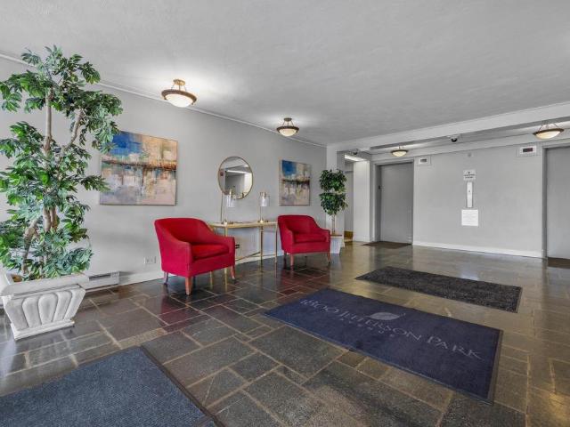 1800 Jefferson Park Ave # 410