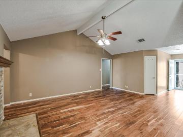 1800 Krizan Ave