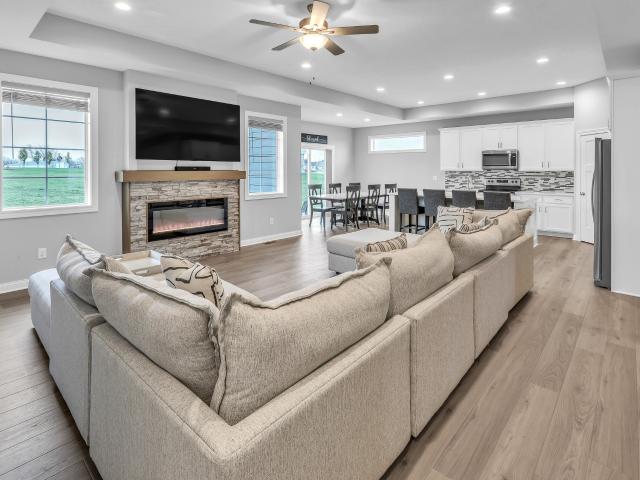1800 Lakeview Drive