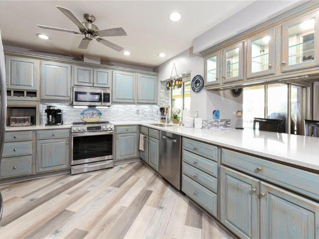 1800 Liesl Dr E, Venice, FL 34293 | MLS #TB8492