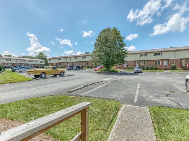 1800 Seminole Drive Apt 24