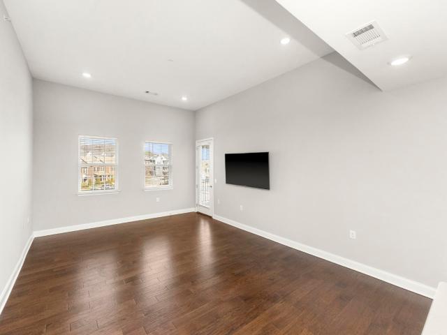 1801 Shadow Green Dr # 303