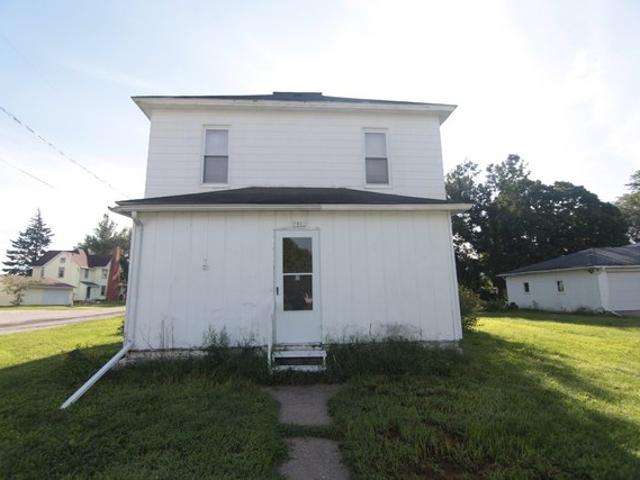 1802 13th St, Viola, IL 61486